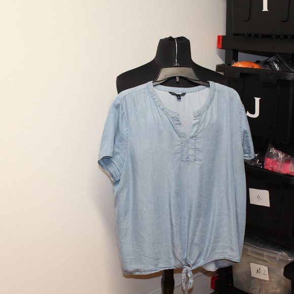 Signature Studio Tops - Signature Studio Denim Tie Front Top Size XL